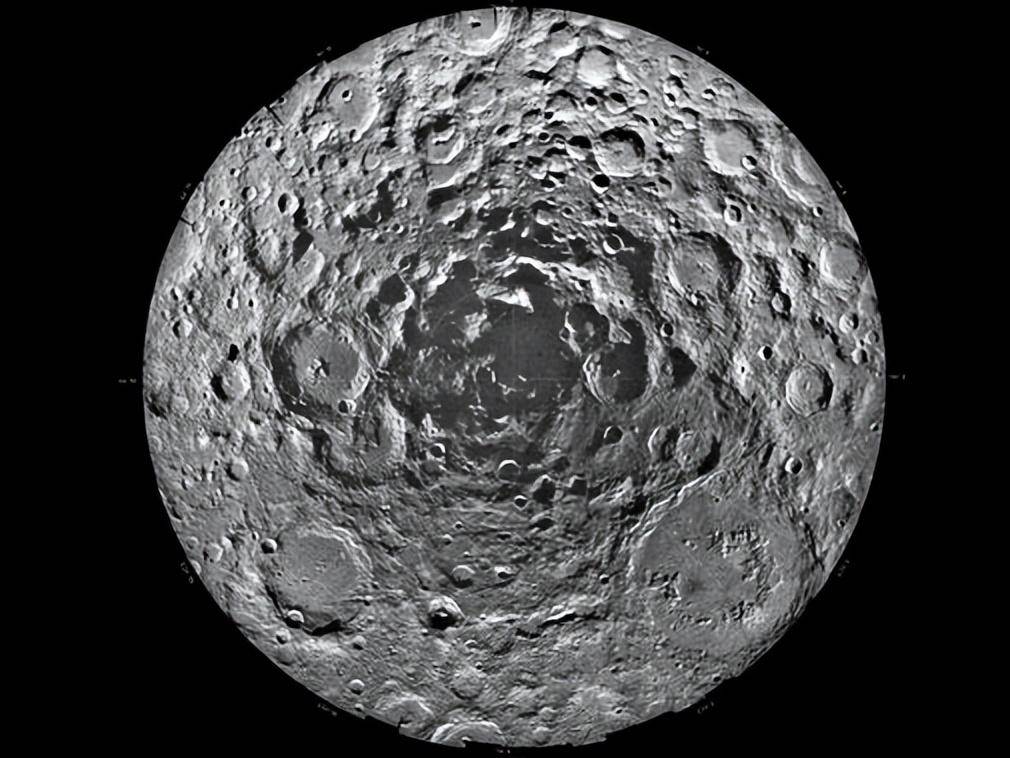 坑坑洼洼的意思 月球图片