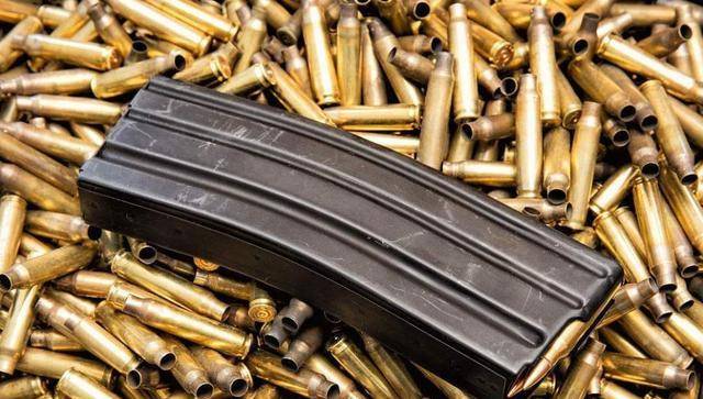 士兵战场带多少子弹最合适美国标准150发中国携带7个弹夹