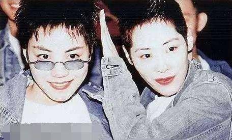 当年力压王菲的她,如今成单亲妈妈,带着儿子生活穷困潦倒_关淑怡_香港