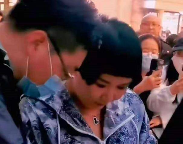 原创德云社众人为郭德纲老婆庆生王惠携6岁儿子坐c位张云雷再缺席