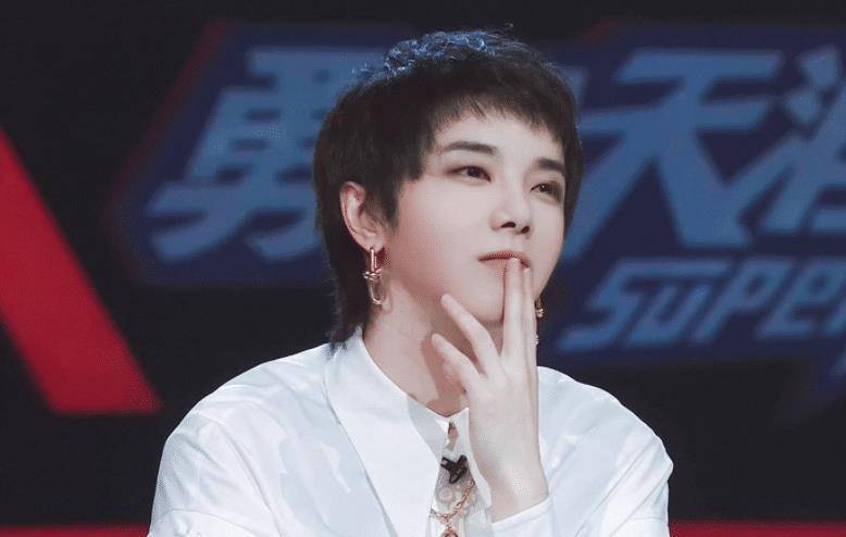 华晨宇做法太霸气了直接把8年老粉告了网络不是非法之地