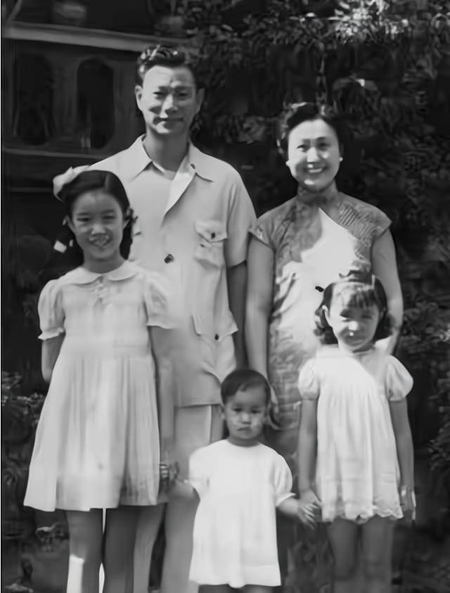 复旦校花严幼韵不锻炼吃肥肉活到112岁高龄送别两任丈夫