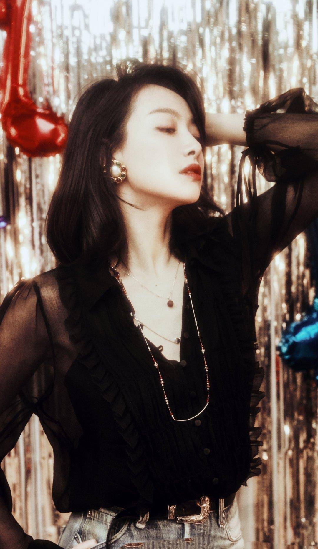 原创33岁又怎样宋茜新造型薄纱上衣搭阔腿裤照样美得高级又惊艳