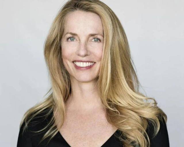 却在丈夫去世后爱上小鲜肉,扬言裸捐250亿身家_劳伦娜·鲍威尔_丹尼尔