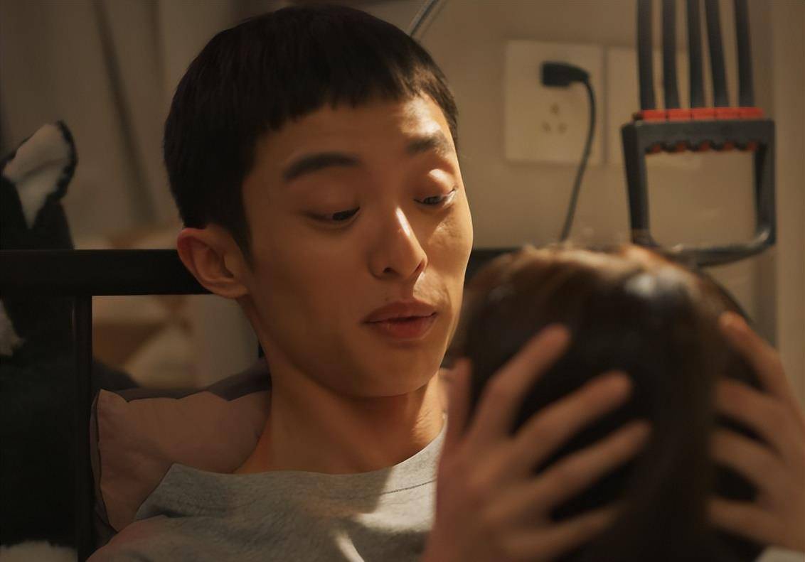 央视城中之城告诉我们当男配过于惊艳时男主可以去打酱油了