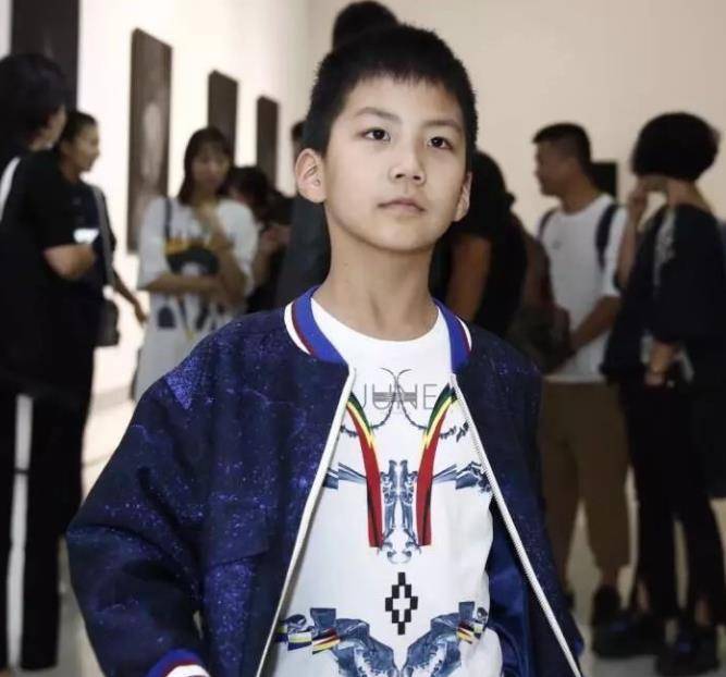 有种总裁范叫胡军儿子年仅11荷尔蒙爆棚迷倒一大片网友