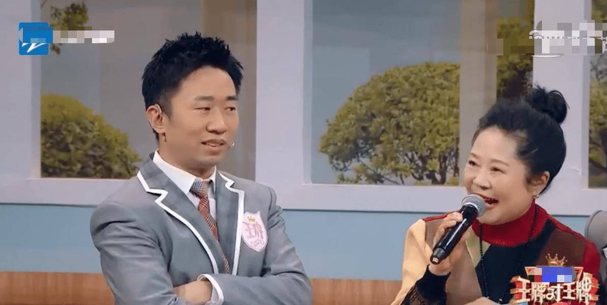 原创杨迪妈妈要给华晨宇介绍姑娘看到贾玲的机智救场后瞬间圈粉了