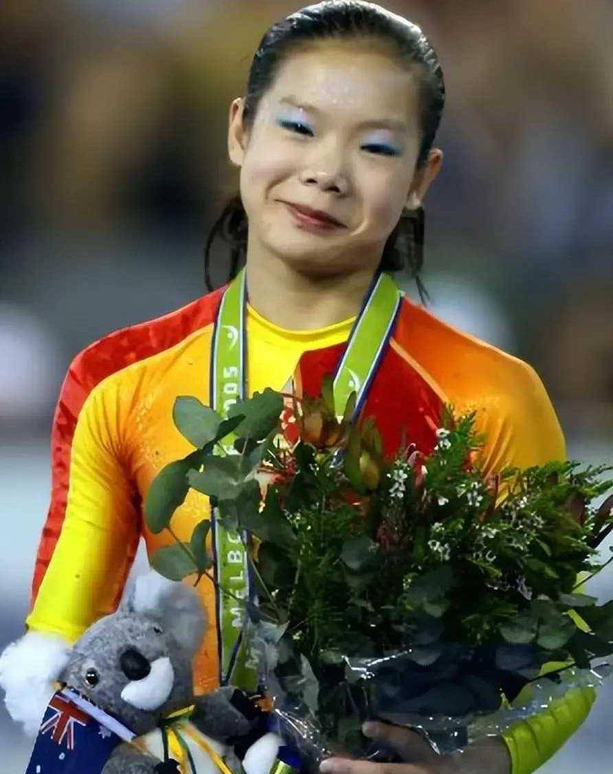 原创体操皇后程菲25岁退休身体胖得像阿姨现在35岁还未婚