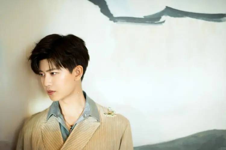 任嘉伦从配角到大男主展现真演技来征服观众