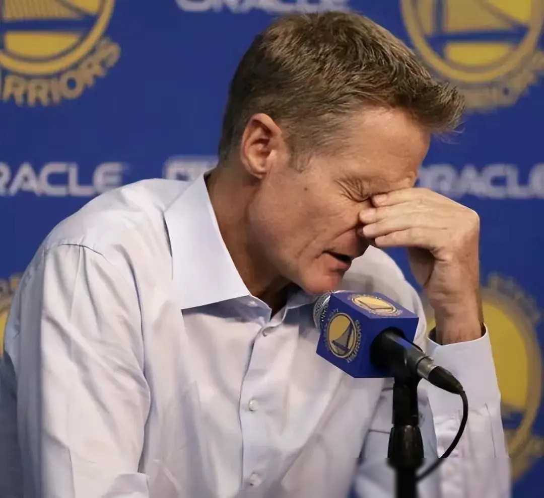 科尔稳进附加赛展现实力库里受质疑关键时刻显无力