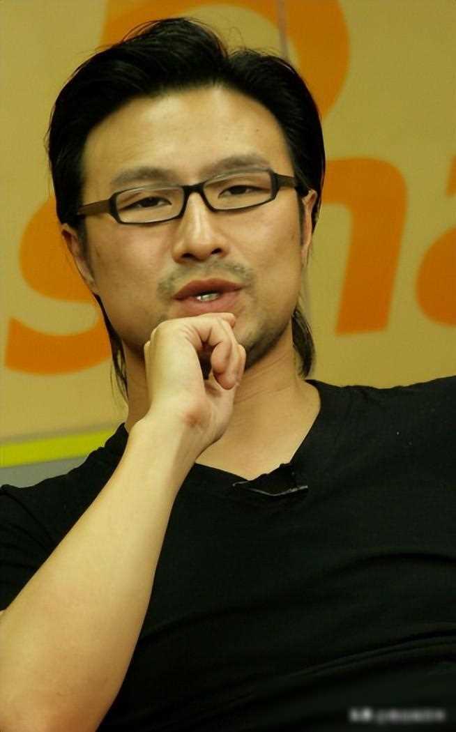 汪峰现任陈露气质优雅!与章子怡美貌难分伯仲,网友谁更胜一筹_感情_李