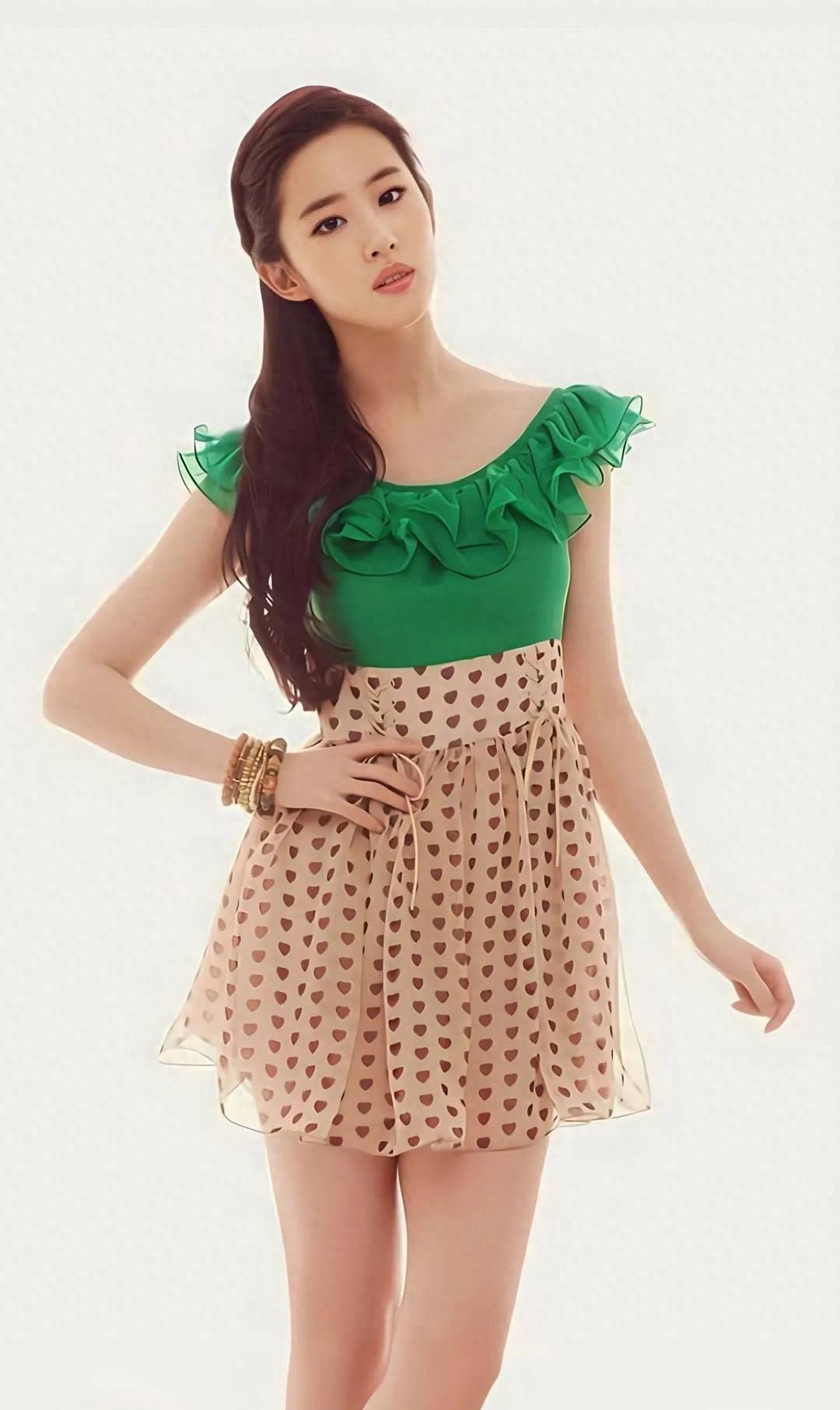 原创刘亦菲单身至今不是没人想娶看完这些照片你就明白了