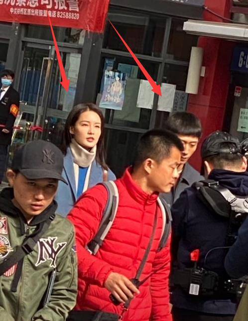 偶遇李沁张一山拍戏路人视角下身高引热议确定相差10公分