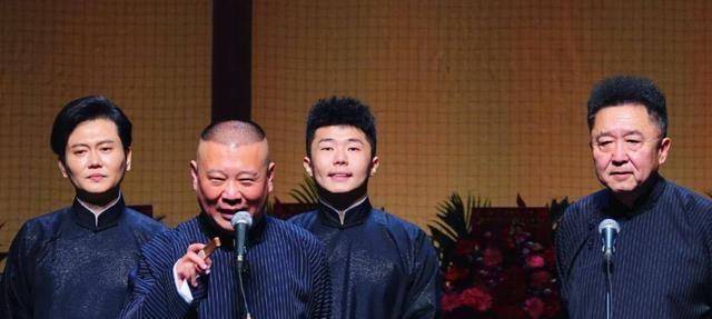 德云社纲丝节,张云雷独自中途返场,网友:这是抢风头还是凭实力_郭德纲