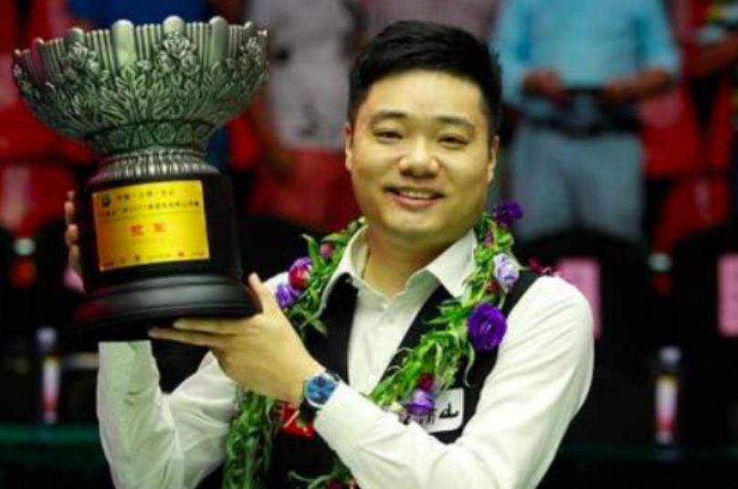 原创37岁丁俊晖住国外富人区年入千万42岁女子身材时尚家世显赫