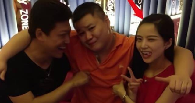 拉黑讨论她"二婚"的网友_王灿_回应_传闻