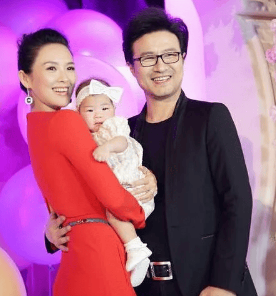 作为坚强的独立女性,章子怡对于婚姻中的得失早已看得很开,她坚决不