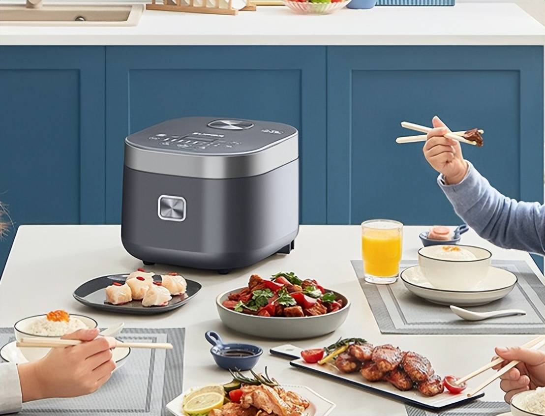 它家这款40fc776外观颜值比较高,传统圆形设计非常小巧可爱.