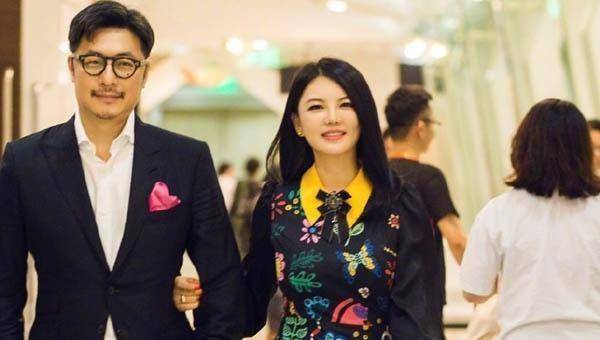 二婚女明星伊能静成保姆她被宠成公主另一位是拜金女