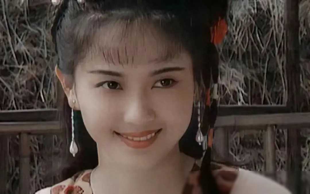 原创从不出演吻戏的初恋女神50岁演绎校园女神的美丽人生