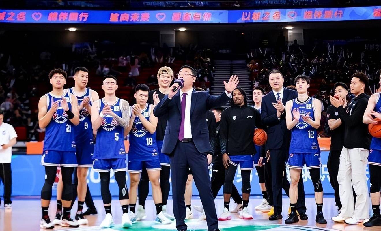 原创cctv5直播上海男篮pk北京北汽王哲林对位范子铭鹿死谁手