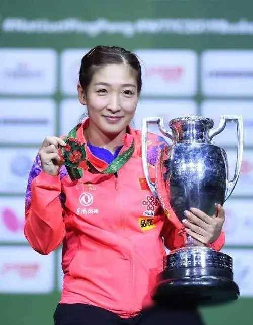 原创刘诗雯对阵孙颖莎论天赋刘诗雯更强论人情世故孙颖莎远远超过