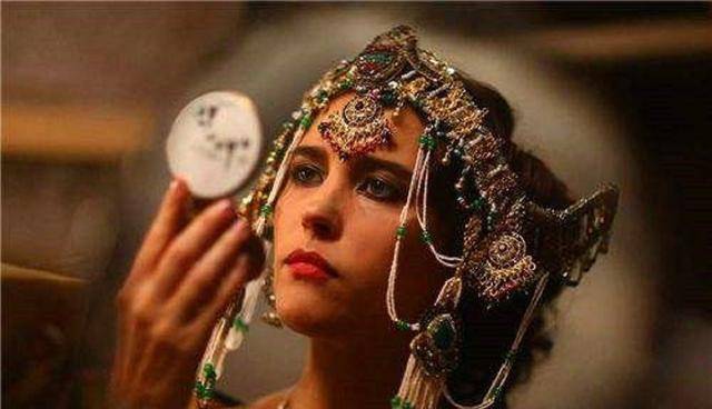 女间谍玛尔塔哈里有多美死后头颅做了防腐至今被存在博物馆