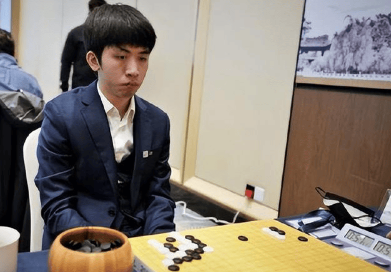 lg杯,柯洁再进死亡之组,辜梓豪较为幸运,李轩豪党毅飞或提前厮杀_九段