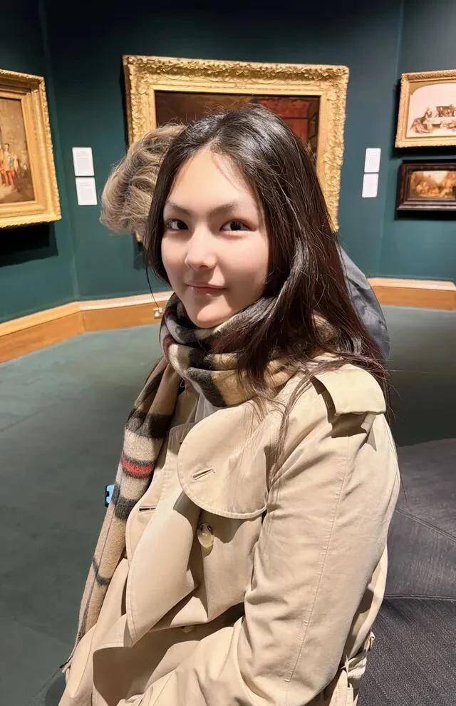 原创李湘王岳伦带女儿游爱丁堡王诗龄一身穿搭4万和爸爸更有话聊