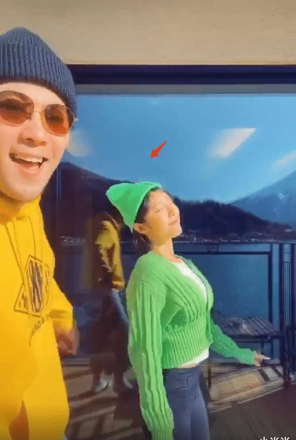 青春期女主赵奕欢公布恋情帽子却颠覆网友三观多少有点不合适