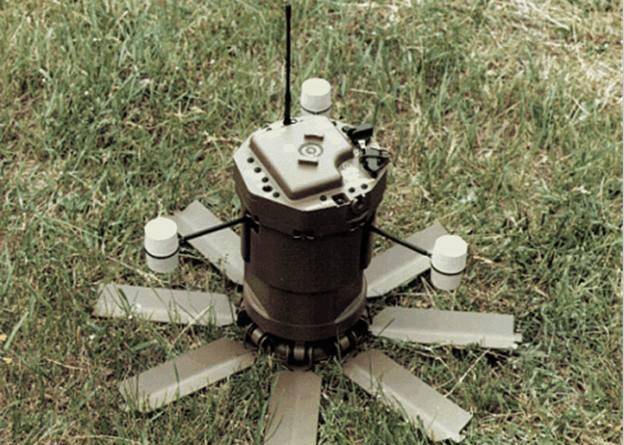 原创手榴弹炸飞机被调侃看看这个地雷是怎样炸飞机的