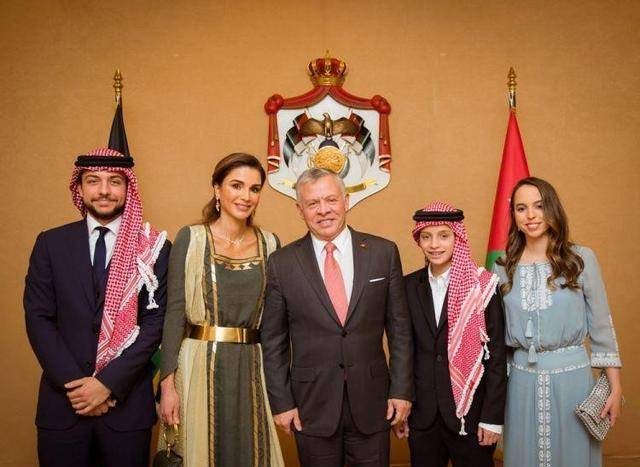 约旦最美王后拉尼娅女儿未能遗传到绝色容颜26岁情定富家公子