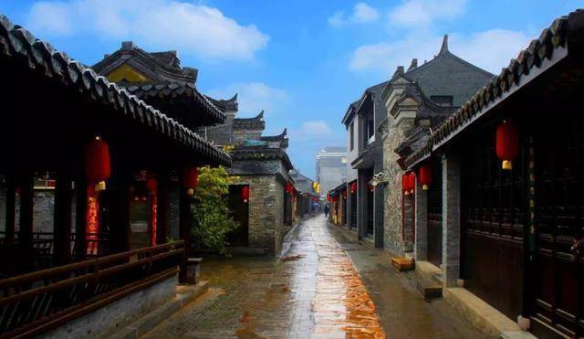 各位观众,你们对南广古镇还有什么其他的看法吗?