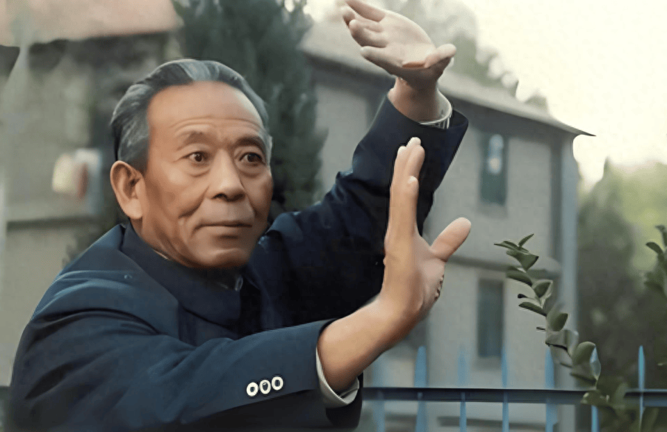 原创太极拳宗师王培生年少时在桌上可翻筋斗成年后成为武术教育家