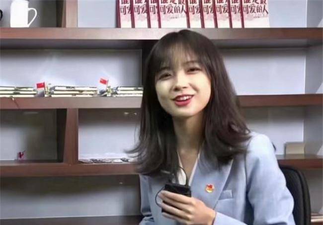 原创电视最美记者王冰冰旧照流出皮肤黝黑气质全无堪称土妞逆袭记