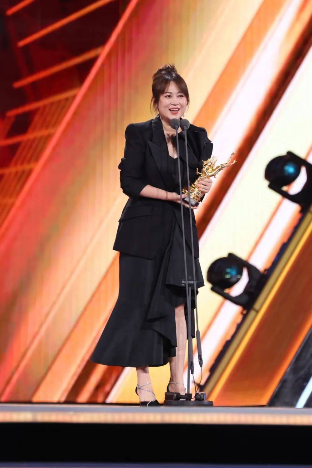 电影频道m榜荣誉盛大揭晓张艺谋成龙黄渤马丽等影人获殊荣