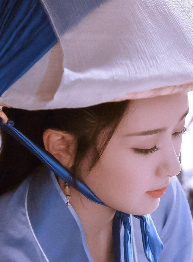 由杨紫饰演的金米,经历了三个成长阶段:淳朴的小葡萄-机智而真实的