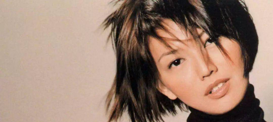 华语天后孙燕姿力压周杰伦夺最佳新人奖出道二十年一半在放假