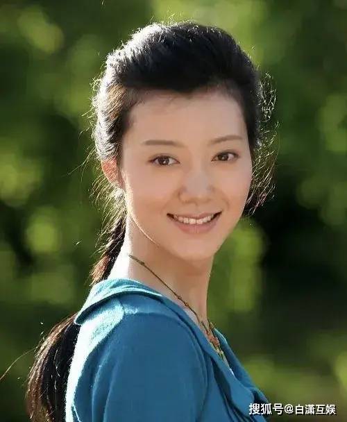 原创成龙做媒她闪婚富豪闪离后拒绝3亿分手费如今41岁孤身一人