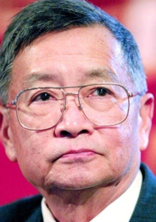 林徽因墓碑被砸儿子不让修复修复之后女儿流出泪水