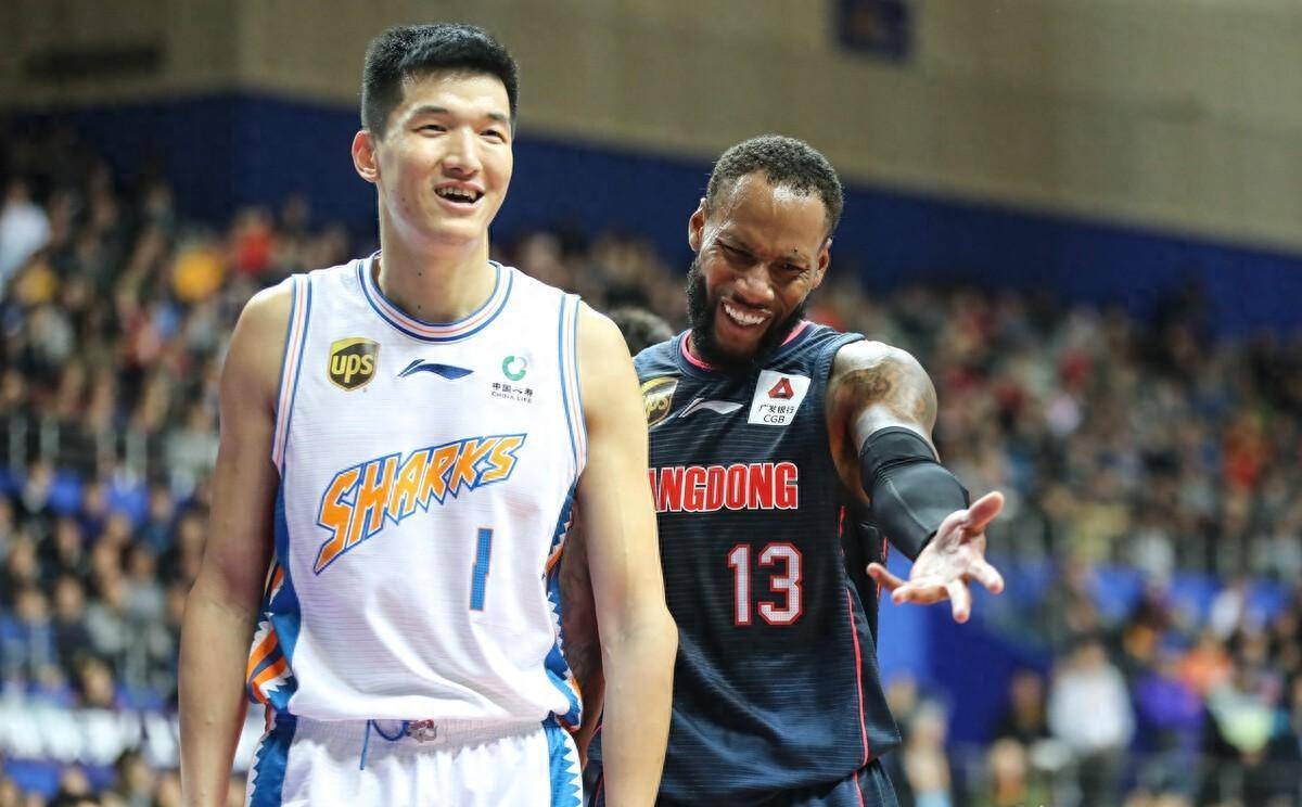 原创破鼓万人捶前国手野球场连出黑脚伤人小学同学抡锤人品堪忧