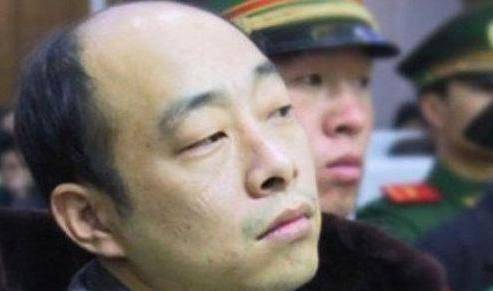 于是此时赵元良就厚颜无耻地想,自己竟在家乡有这么大的影响力,何不