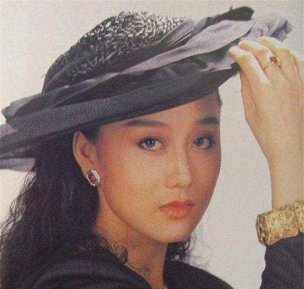 原创赌王何鸿燊的红颜知己们个个美艳绝伦如今情归何处