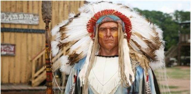 原创华丽的羽冠勇士的王冠一顶印第安人帽子背后的荣耀与尊严