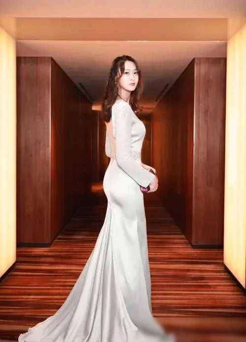 体育四大"人气王":惠若琪身材丰盈肤白,张常宁时尚大方_朱婷_成绩