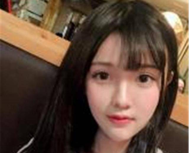 原创00后小美女木汁收入过百万放养长大爸妈几乎不管我