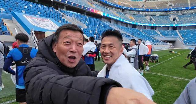 孙卫原名孙伟,昔日老辽宁队的技术型球员和任意球高手,曾与马林等人