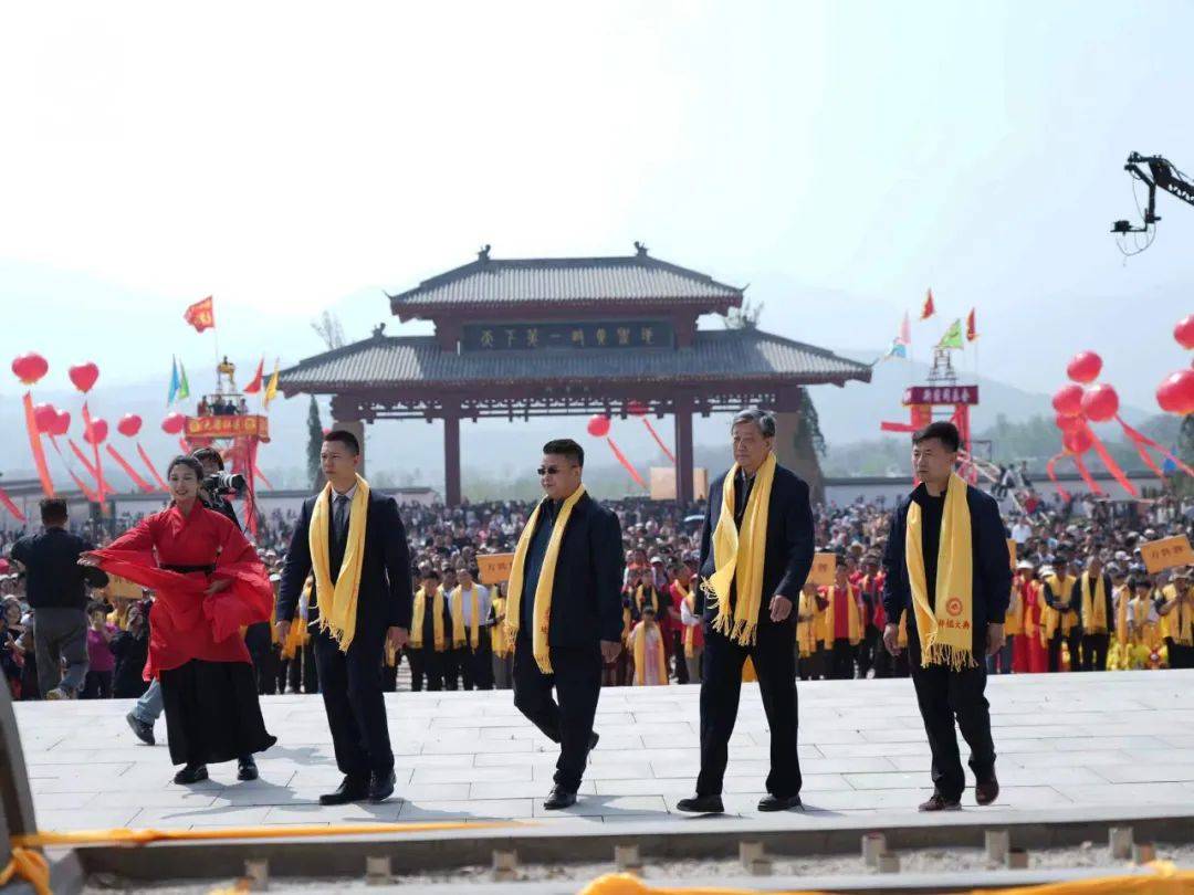 岐黄圣地医祖岐伯拜祖大典在河南省郑州隆重举行