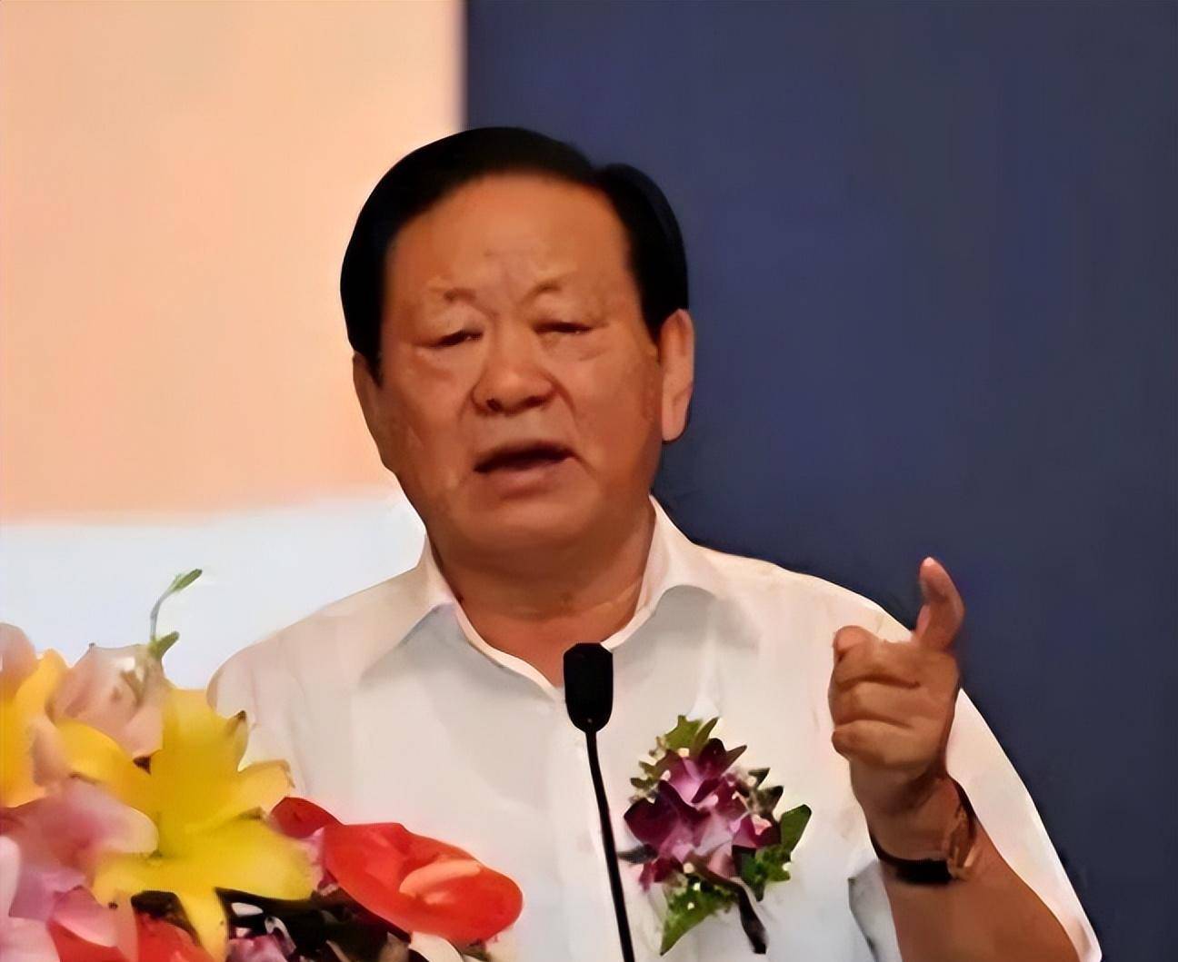 原创山西人的好书记胡富国99年离晋赴京万人送含泪允诺死后回山西