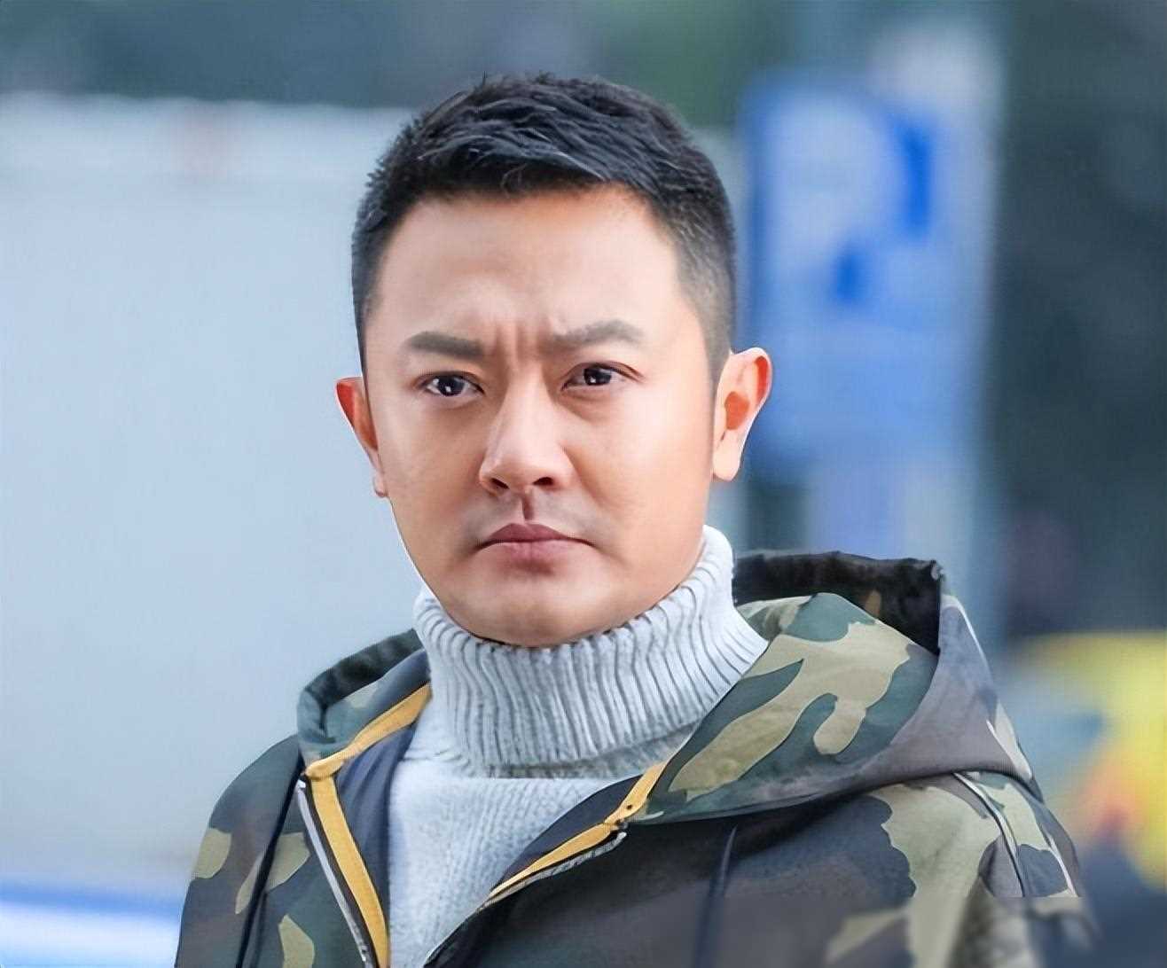 这个男演员的"毁容"之谜:事业陷困境,两女子扮演关键角色_印小天_经历